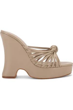 Raye WEDGES DAKOTA in . Size 9.5.
