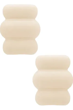 Julietta Barrel Earrings in .