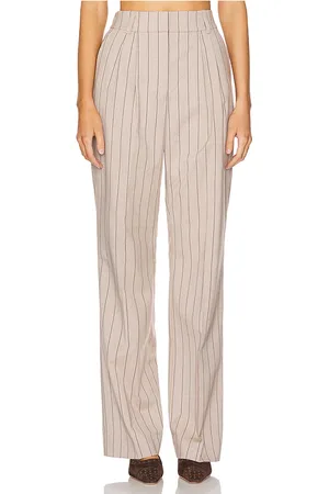 Favorite Daughter HOSE DREAM FAVORITE in . Size 4.