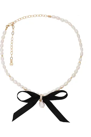 Ettika Velvet Bow Statement Pearl Choker in .