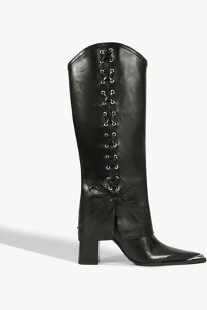 Schutz Bota Raffaela Up Cloak Eyelets Couro Preta