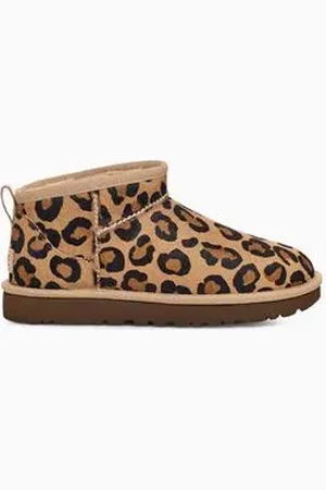 UGG Bota Classic Ultra Mini Spotty