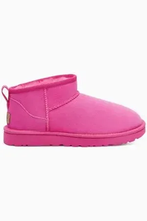 UGG Bota Classic Ultra Mini
